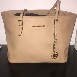 Michael Kors beige zippered tote